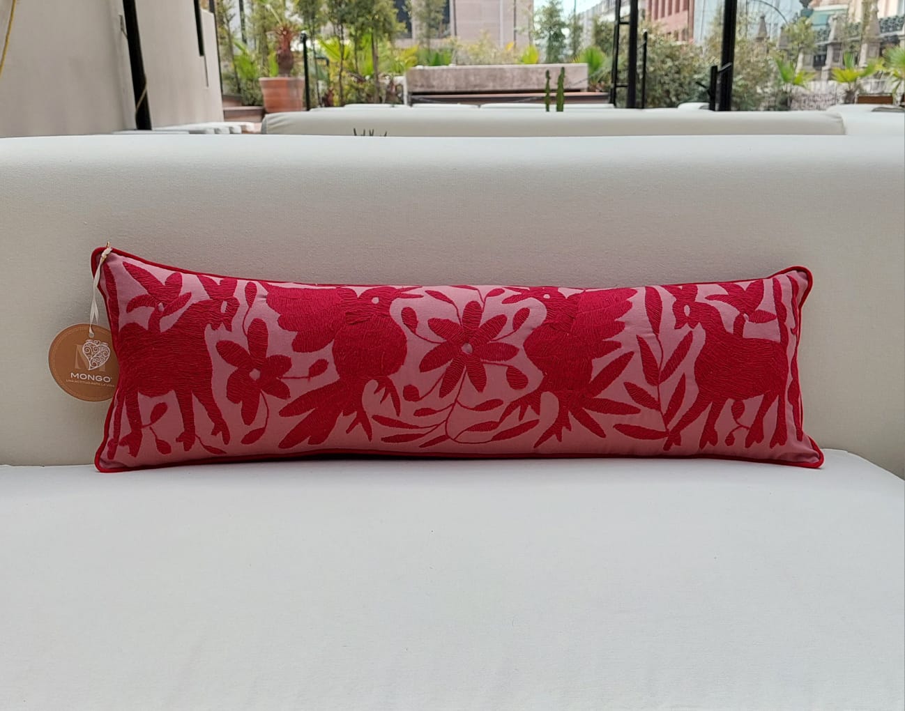 Cojín Doble Lumbar Otomí Bordado Flora y Fauna