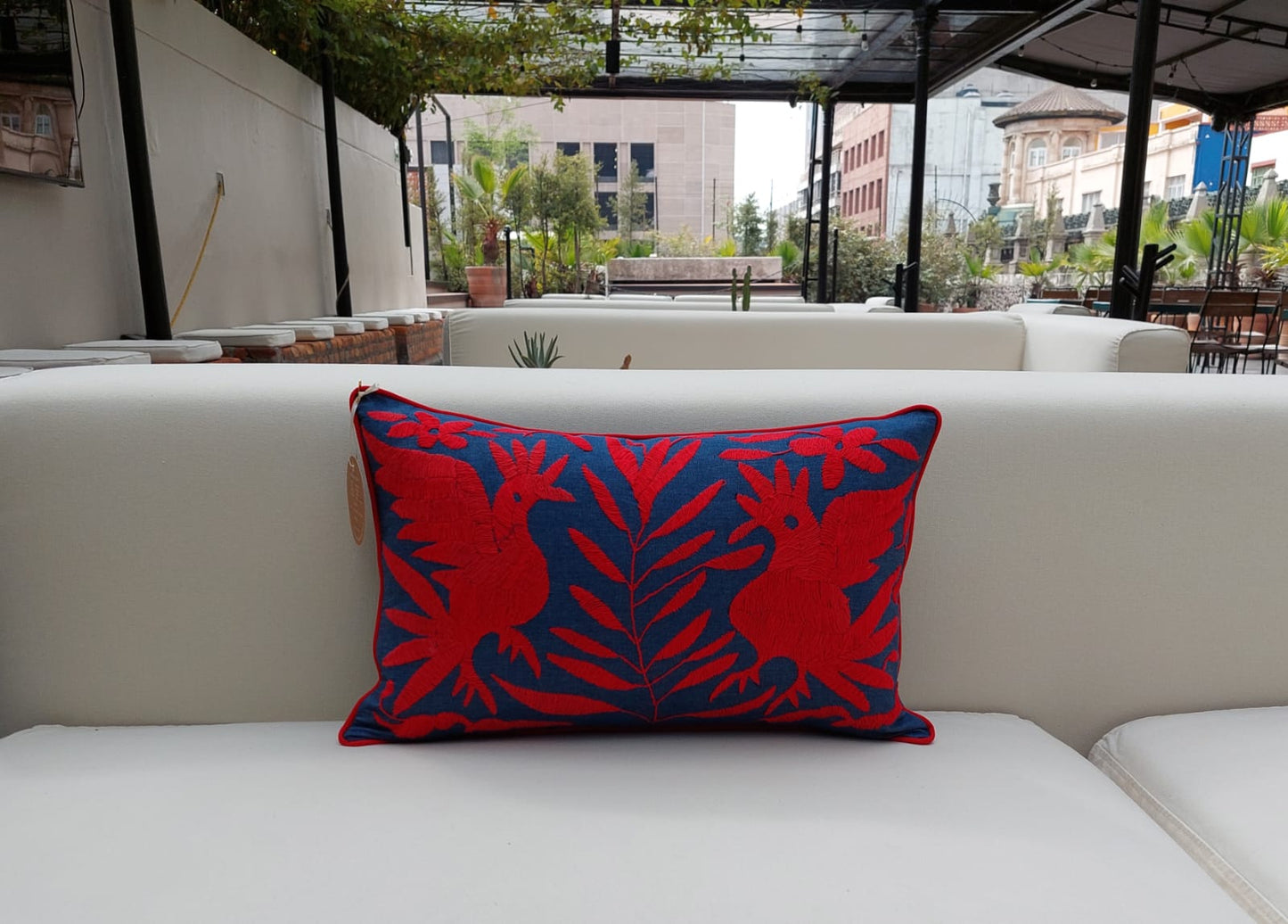 Cojín Otomí Bordado Flora y Fauna