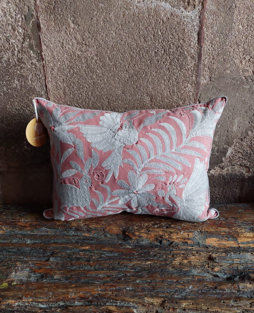 Cojín Otomí Bordado Flora y Fauna