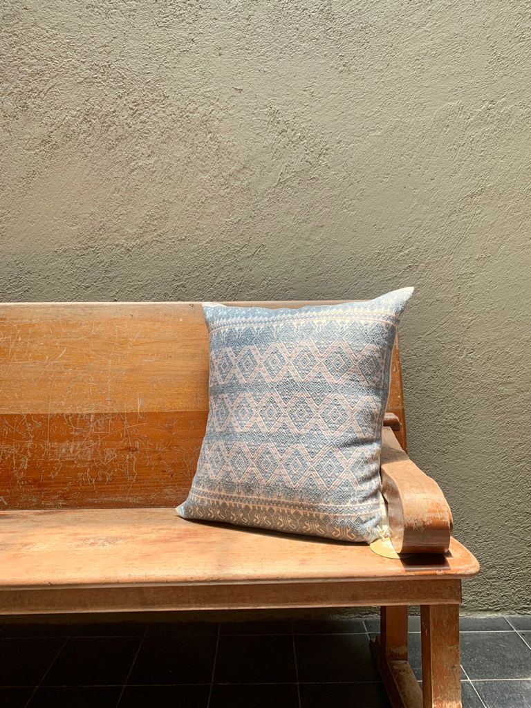 Cojín Telar de Cintura Brocado Cargadores del Mundo