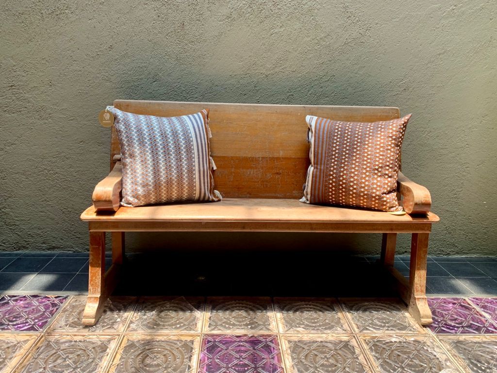 Cojín Brocado Siembra y Cosecha