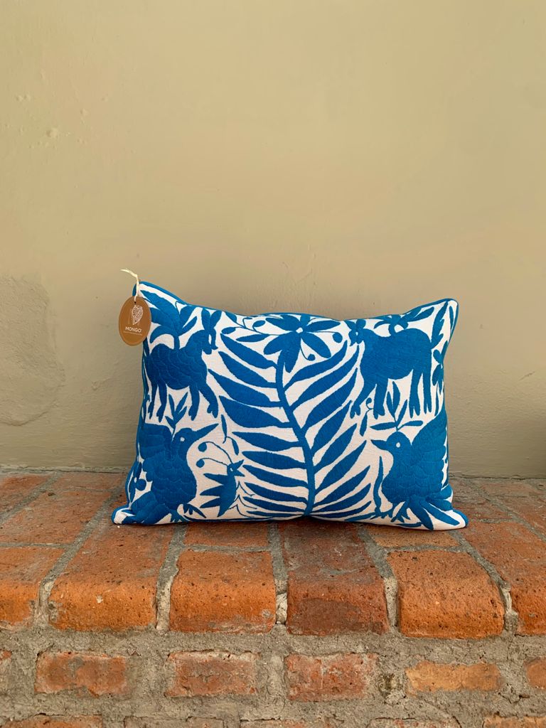 Cojín Otomí Bordado Flora y Fauna