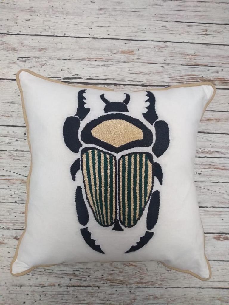 Cojín Mazahua Escarabajo