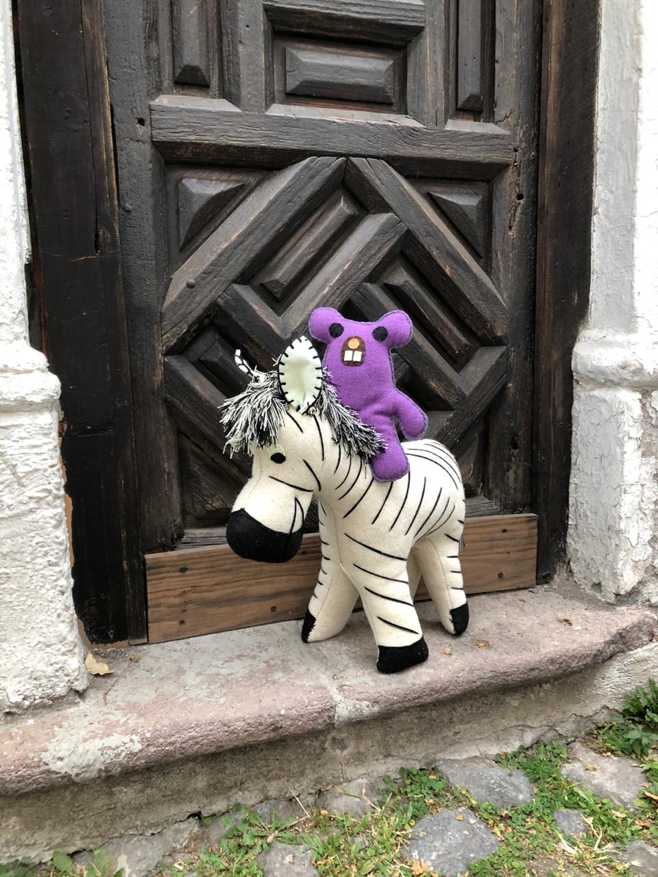 Mongo (Nahual) de piso - Cebra