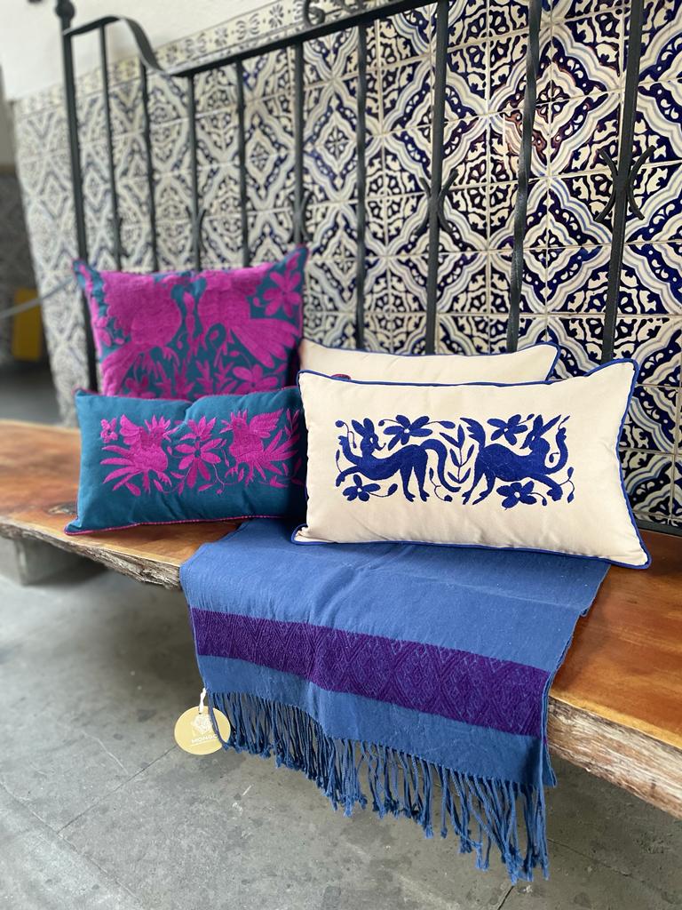 Cojín Otomí Bordado Flora y Fauna