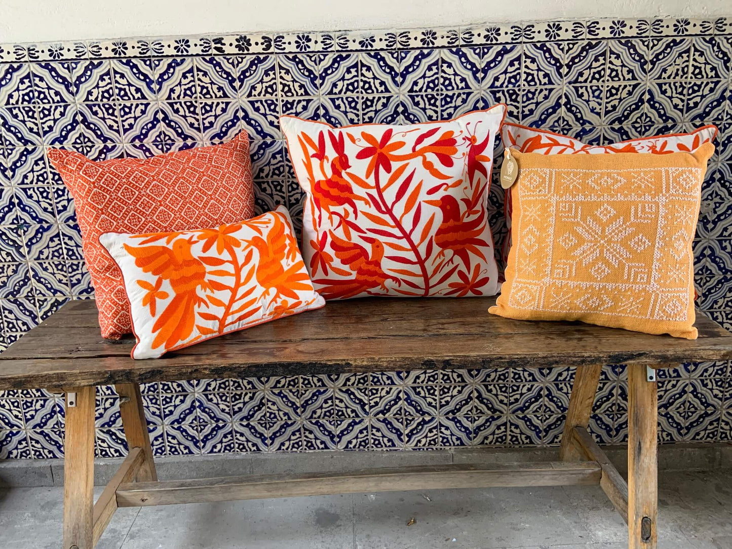 Cojín Otomí Bordado Flora y Fauna