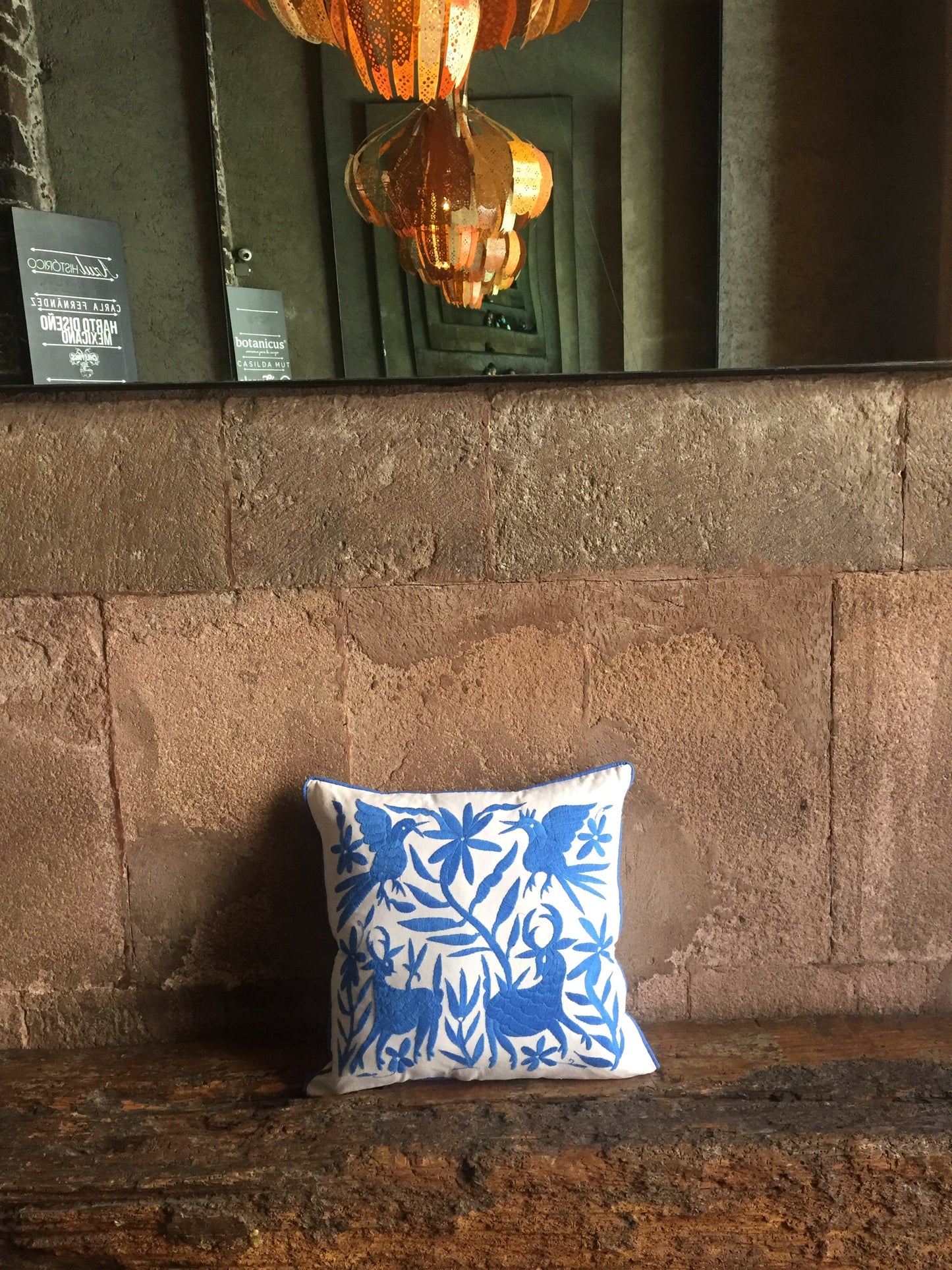 Cojín Otomí Bordado Flora y Fauna