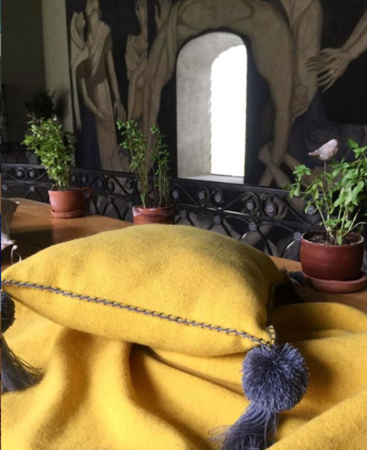 Cojín Lana Rectangular Pompones Cascada