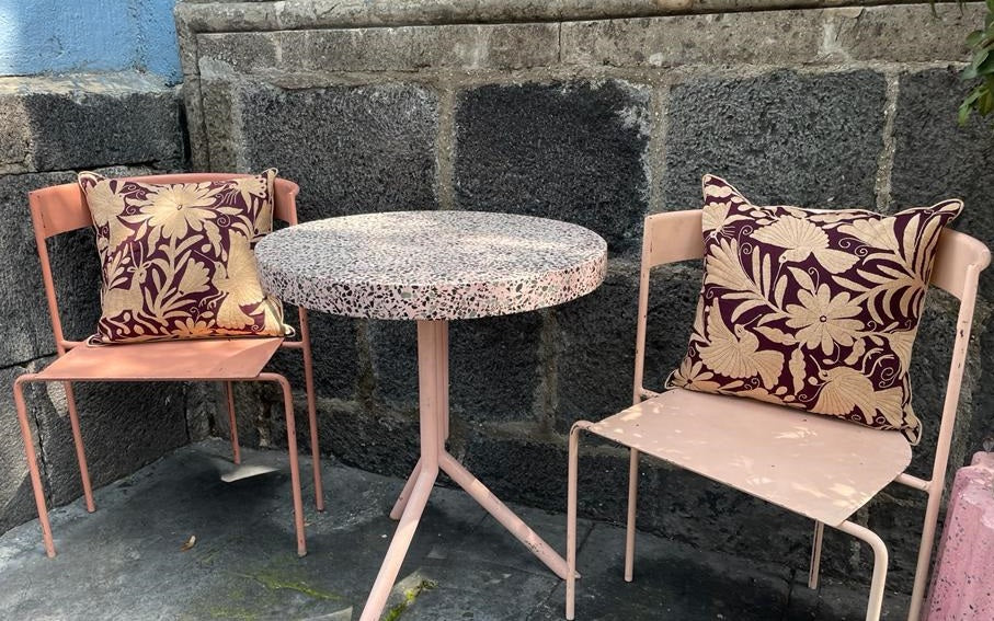 Cojín Otomí Bordado Flora y Fauna