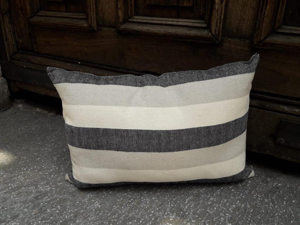 Cojín Zapoteco Rayas Lumbar