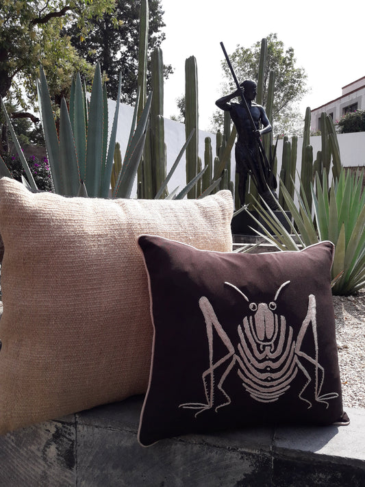 Cojín Mazahua Chapulín