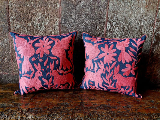 Cojín Otomí Bordado Flora y Fauna