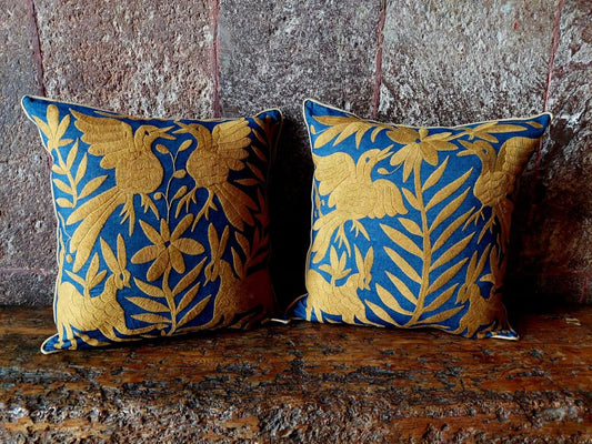 Cojín Otomí Bordado Flora y Fauna