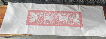 Camino Otomí Flora y Fauna Bordado Centrado