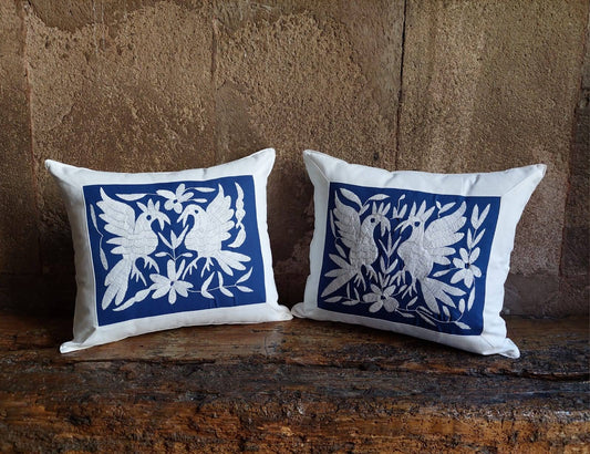 Cojín Otomí Bordado Flora y Fauna Con Marco