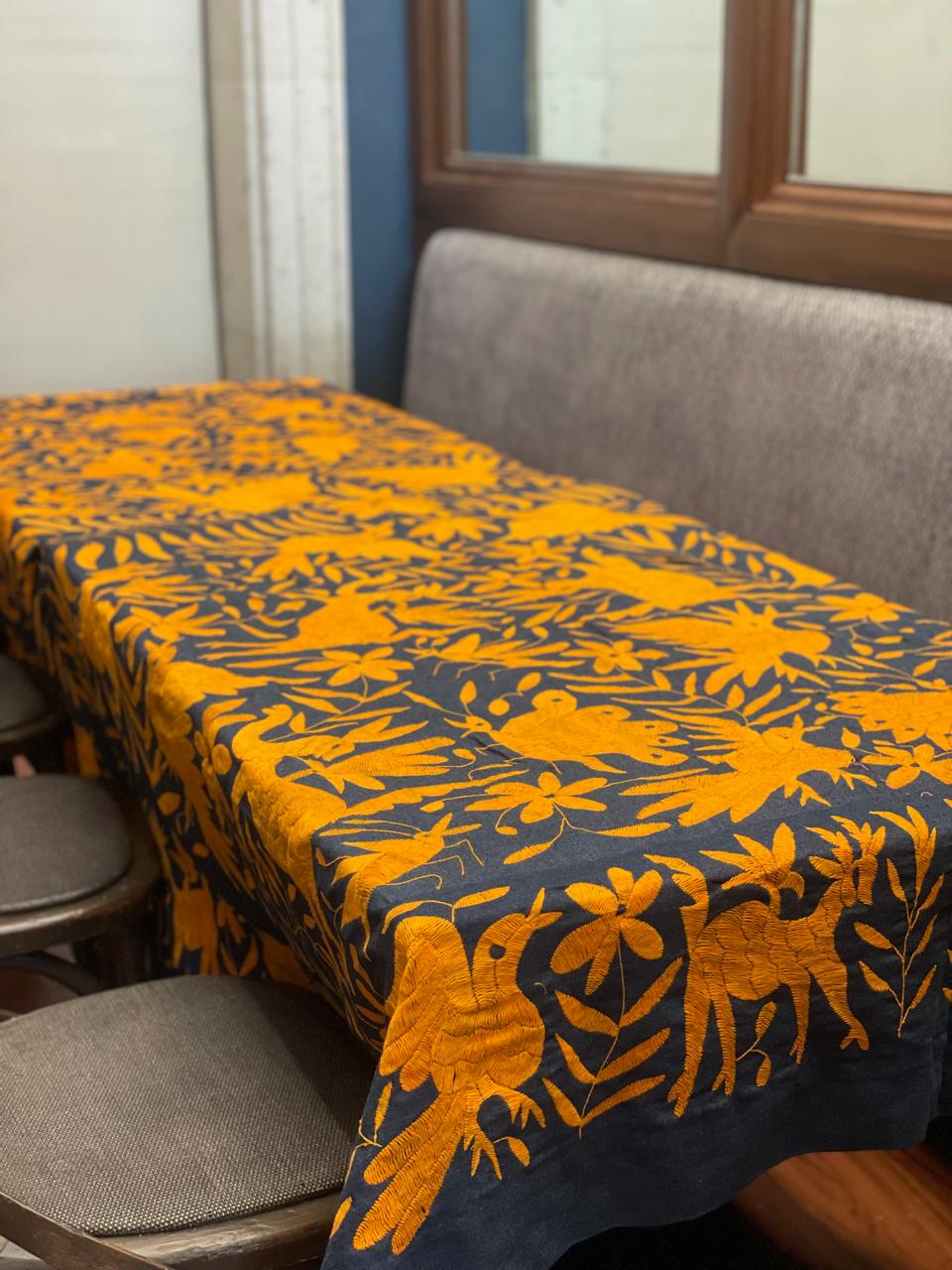 Mantes Otomí Bordado Flora y Fauna