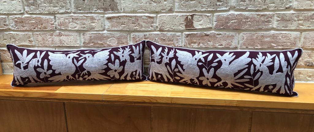 Cojín Doble Lumbar Otomí Bordado Flora y Fauna