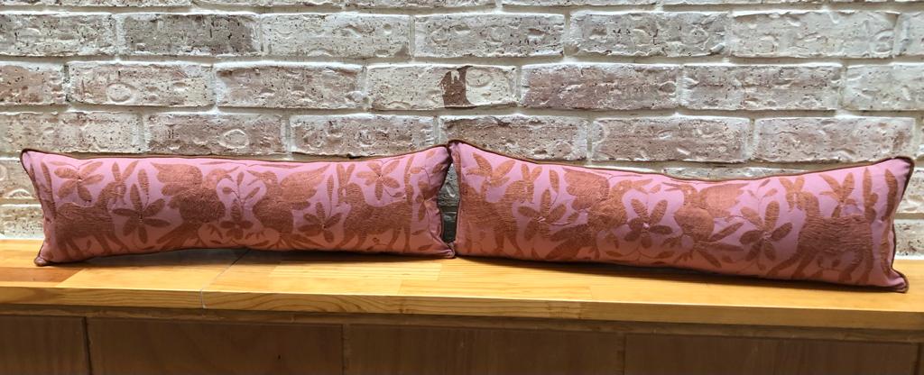 Cojín Doble Lumbar Otomí Bordado Flora y Fauna