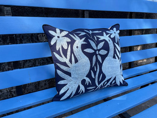 Cojín Otomí Bordado Flora y Fauna