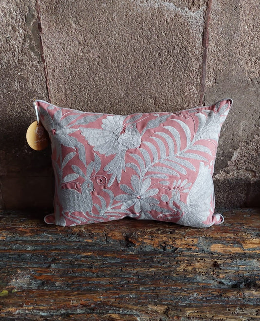 Cojín Otomí Bordado Flora y Fauna