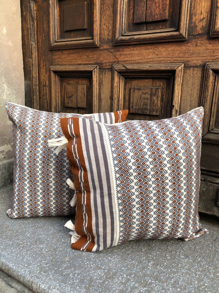 Cojín Brocado Siembra y Cosecha