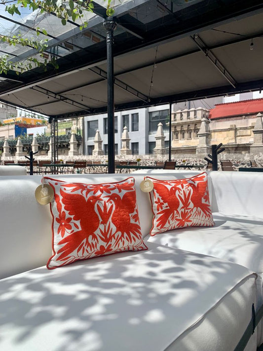 Cojín Otomí Bordado Flora y Fauna