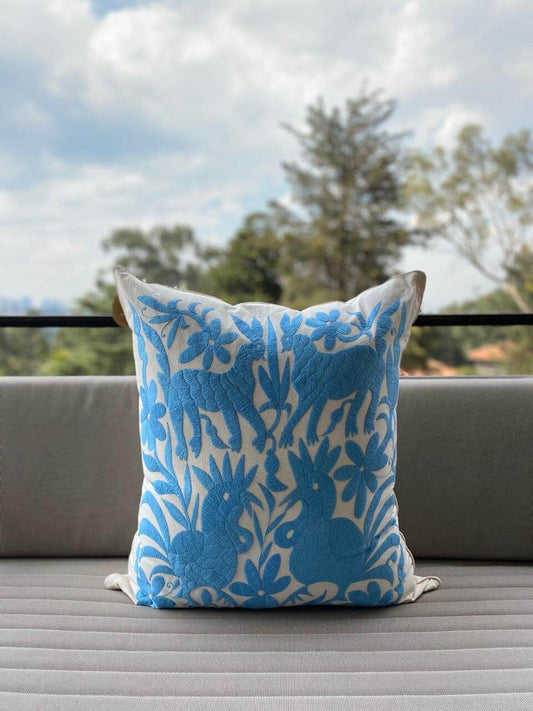 Cojín Otomí Bordado Flora y Fauna