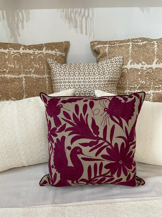 Cojín Otomí Bordado Flora y Fauna