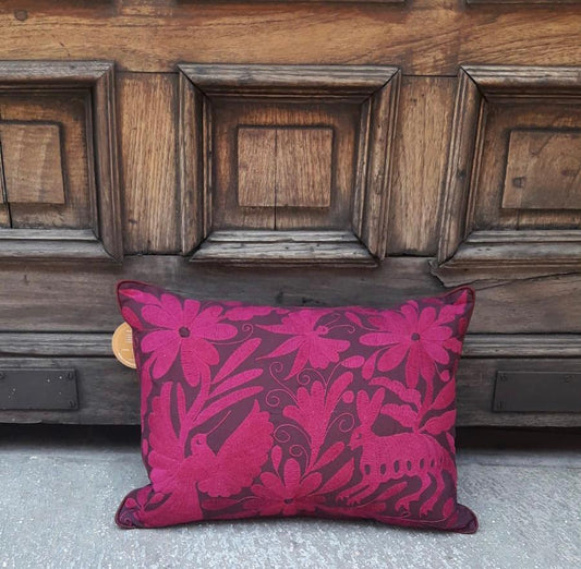 Cojín Otomí Bordado Flora y Fauna