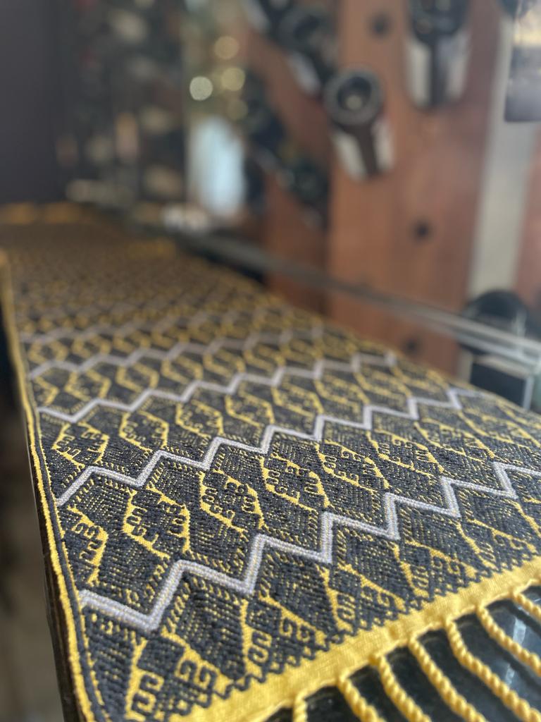 Camino Brocado Maíz