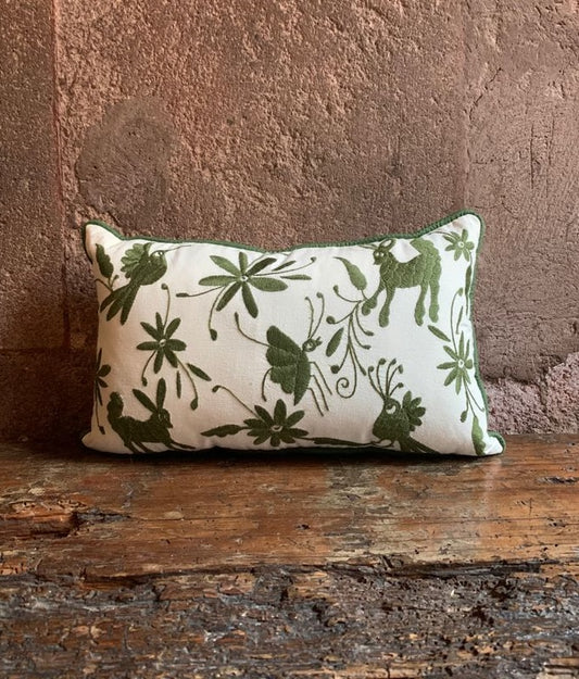 Cojín Otomí Bordado Flora y Fauna