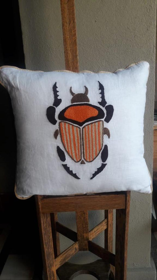 Cojín Mazahua Escarabajo