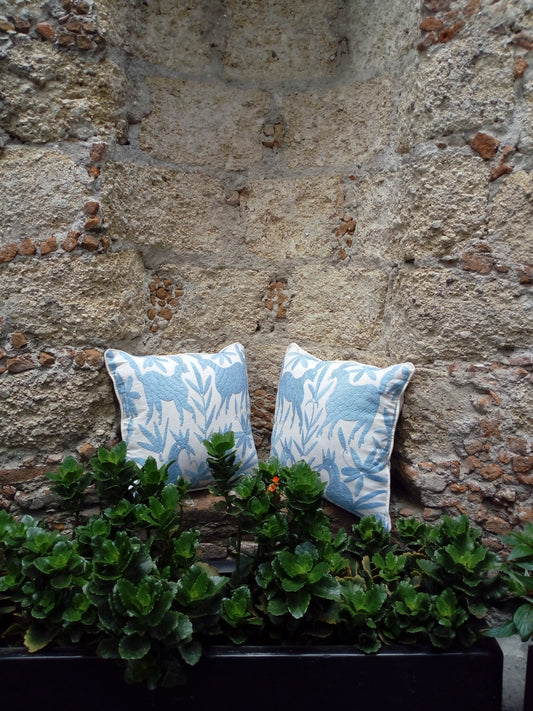 Cojín Otomí Bordado Flora y Fauna