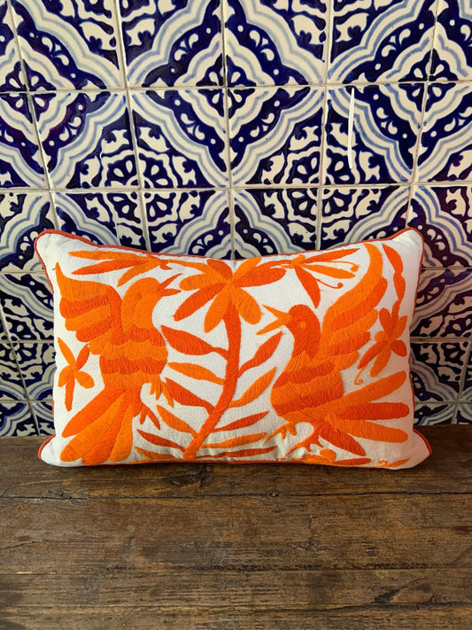 Cojín Otomí Bordado Flora y Fauna