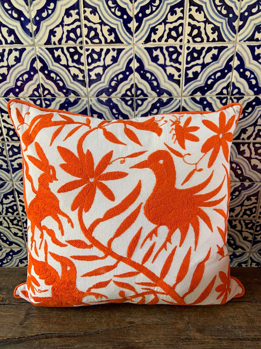 Cojín Otomí Bordado Flora y Fauna