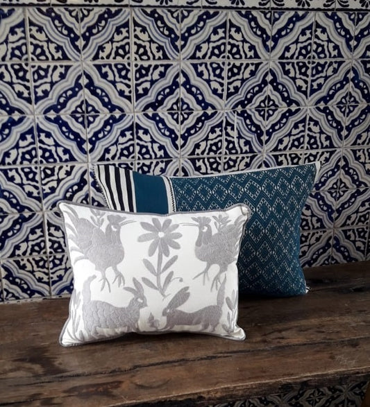 Cojín Otomí Bordado Flora y Fauna