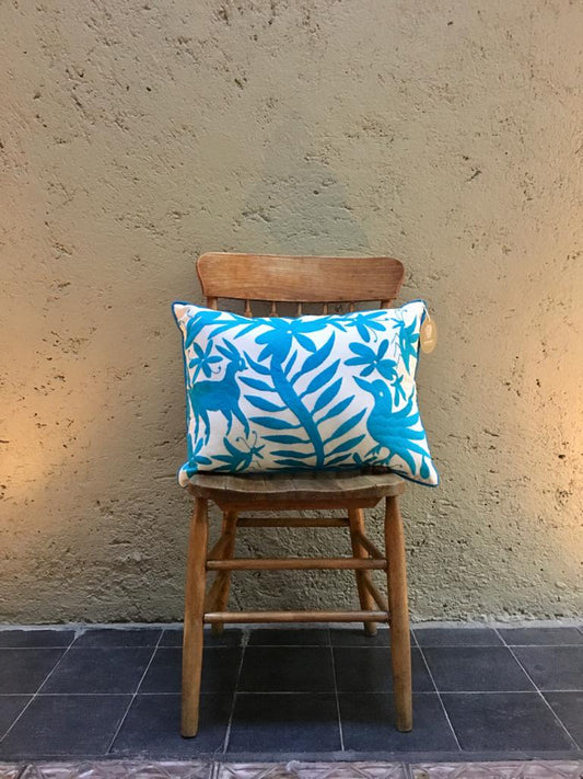 Cojín Otomí Bordado Flora y Fauna