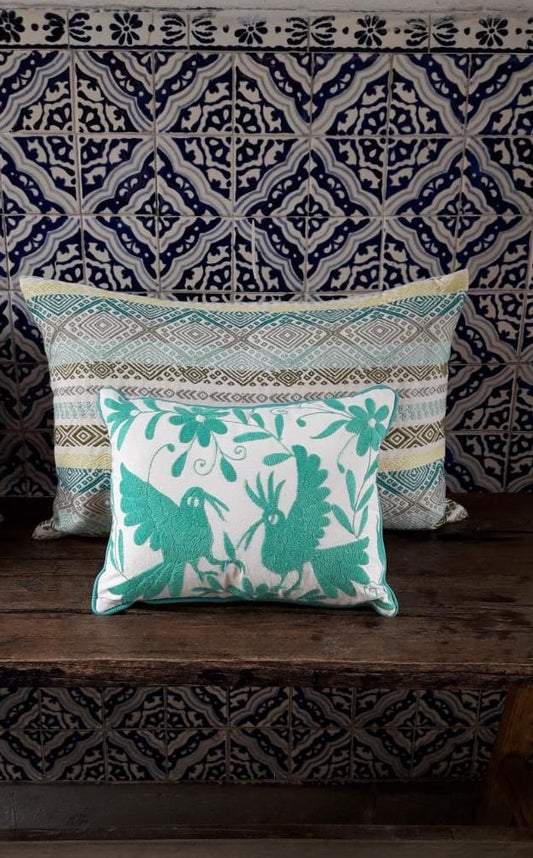 Cojín Otomí Bordado Flora y Fauna