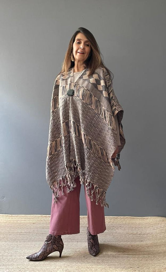 Blusa/Poncho Luum Deshilado