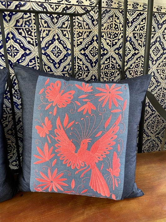 Cojín Otomí Bordado Flora y Fauna