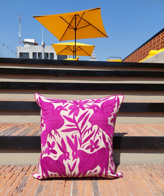 Cojín Otomí Bordado Flora y Fauna