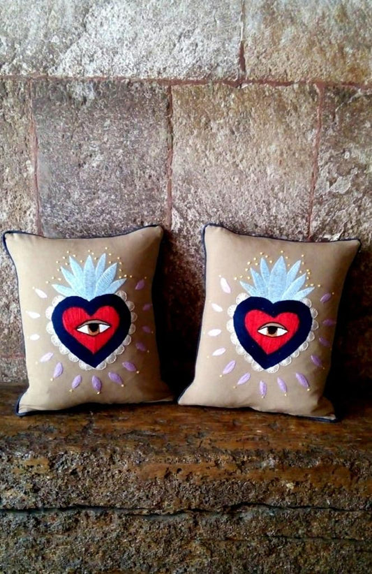Cojín Mazahua Corazón Coronado