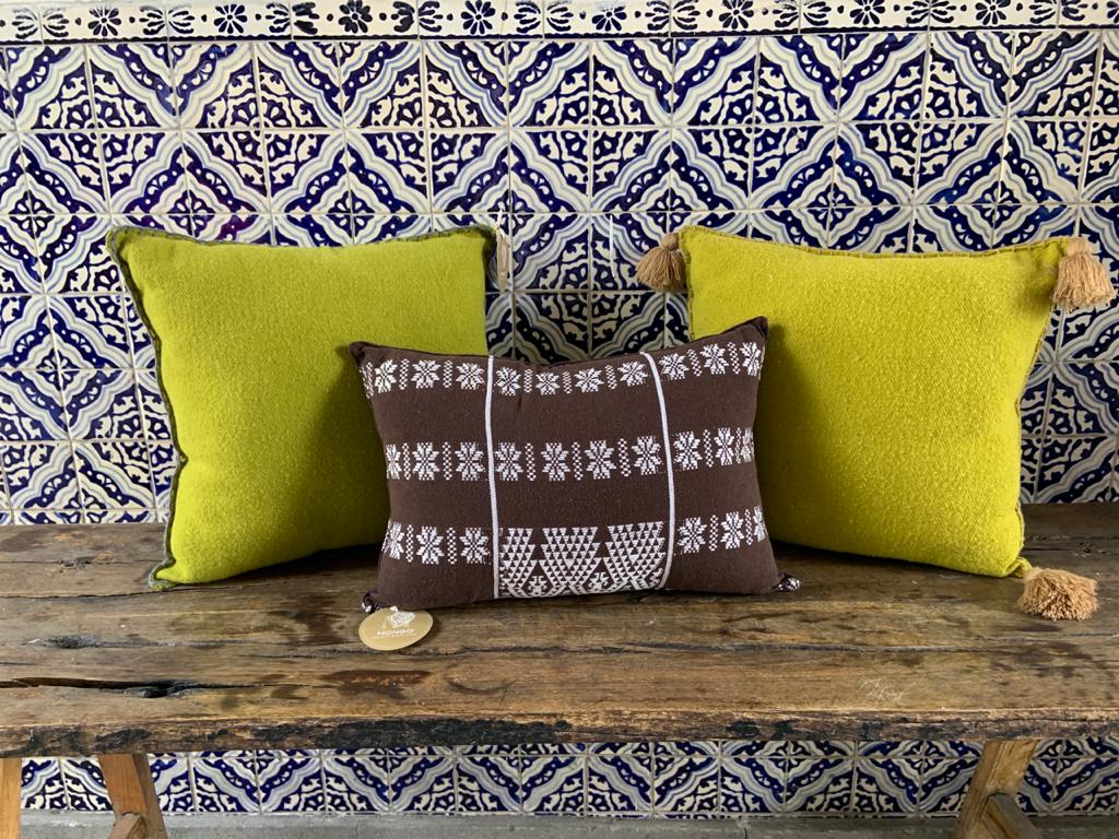 Cojín Lana Cuadrado Con Pompones