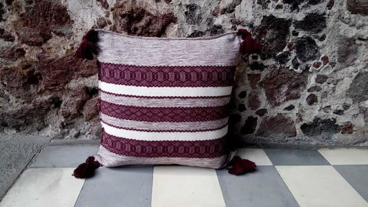 Cojín Zapoteco Greca Pompones