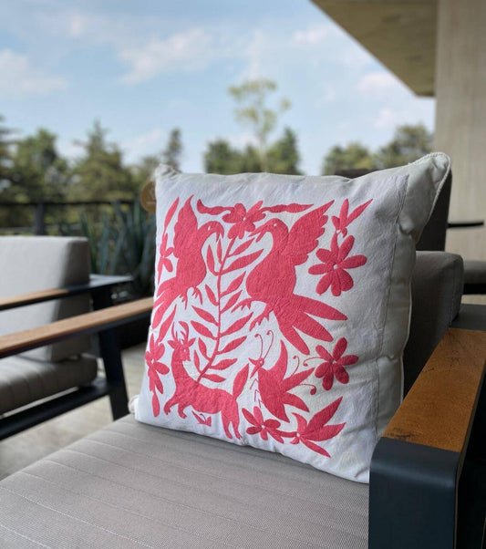 Cojín Otomí Bordado Flora y Fauna