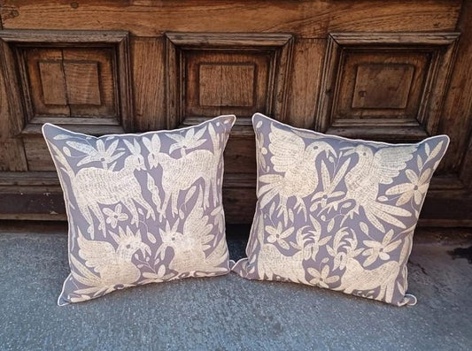 Cojín Otomí Bordado Flora y Fauna