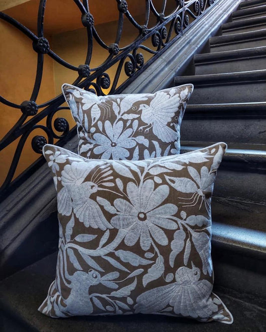 Cojín Otomí Flora y Fauna