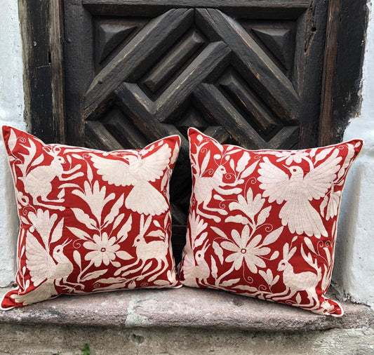 Cojín Otomí Bordado Flora y Fauna